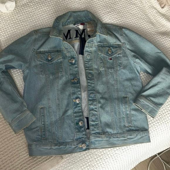 Vintage Tommy Hilfiger Light Wash Denim Jacket Big Flag Embroidered Size XSmall - Picture 2 of 5